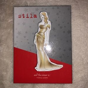 Stila Shadow Book